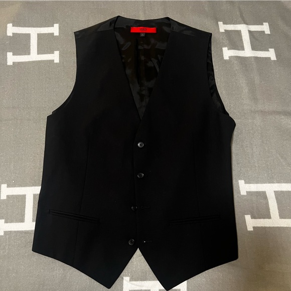 HUGO Other - HUGO by Hugo Boss 4 button vest - size 42 R